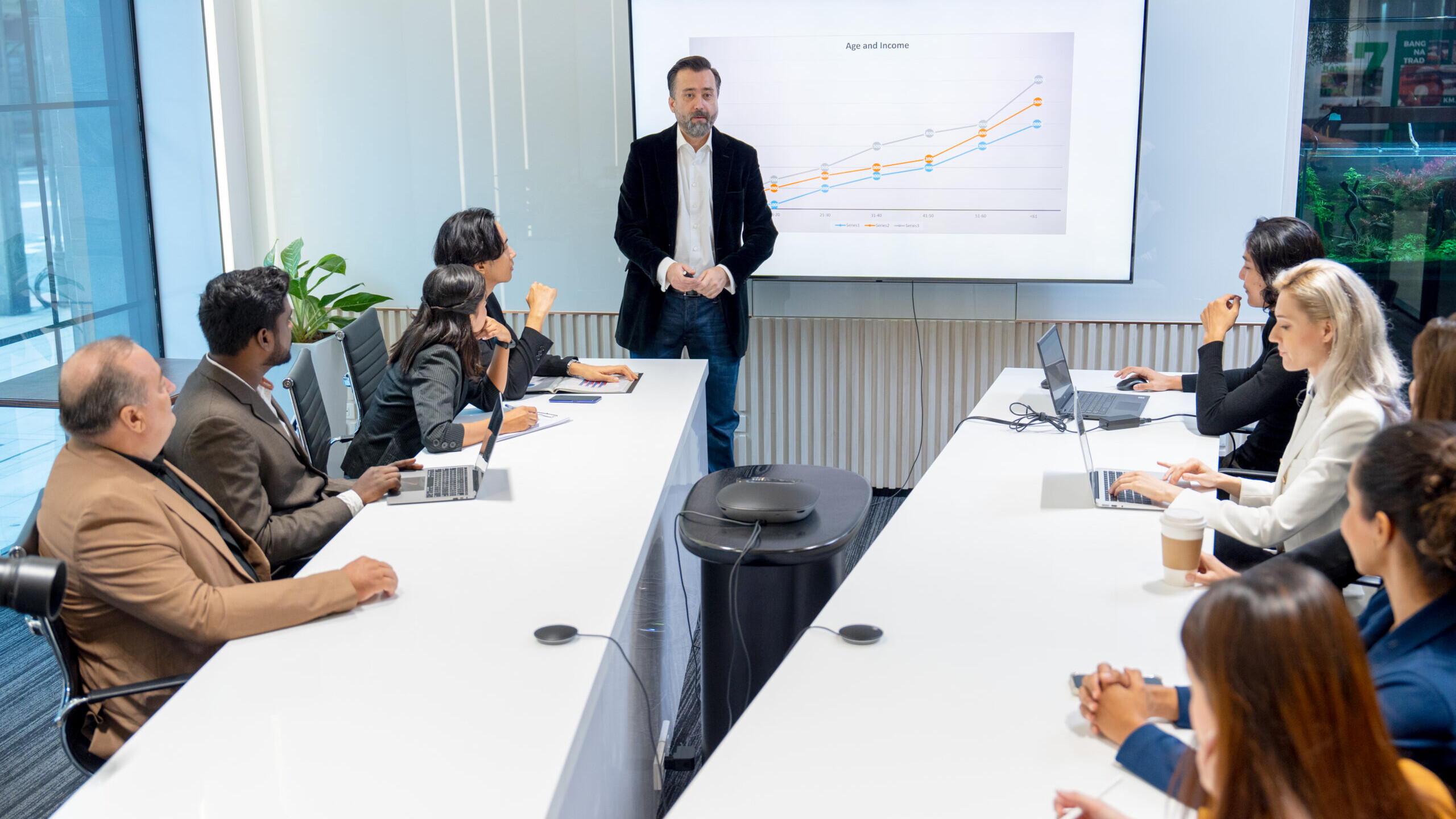 Fund sponsor presenting an investment opportunity to a room of investors