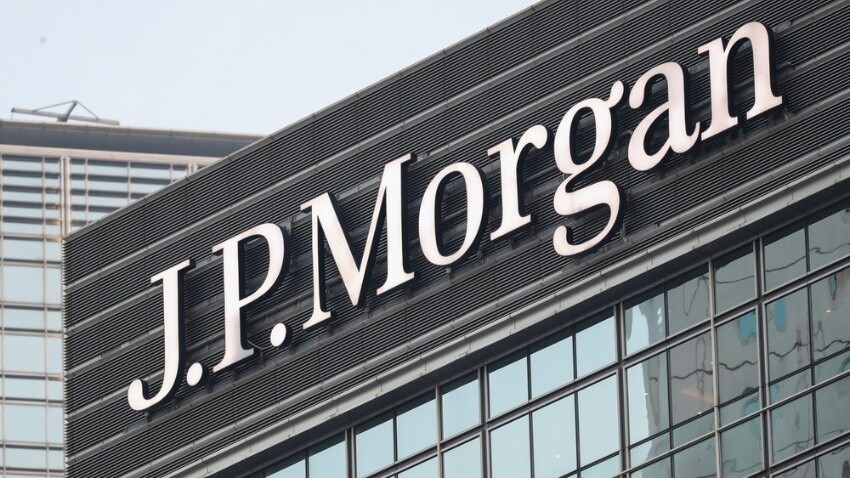 JP Morgan vs. IRA Financial: Choosing the Right Solo 401(k) for Self-Employed Investors